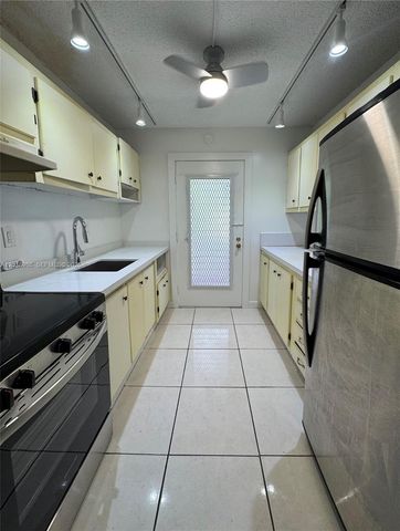 65 NE 202nd Ter Q33, Miami Gardens, FL 33179