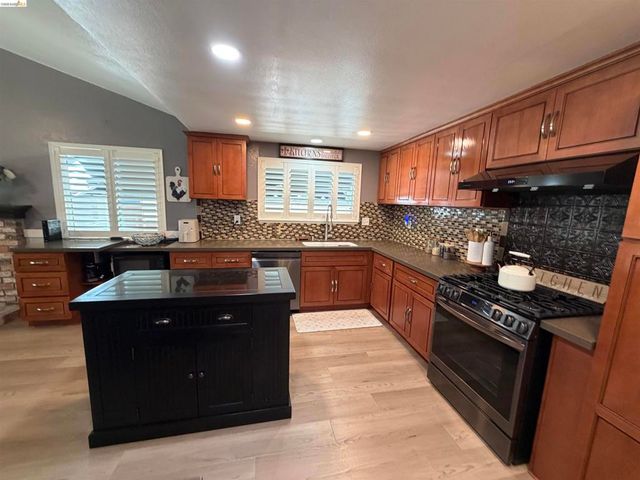 4024 Mellowood Dr, Oakley, CA 94561