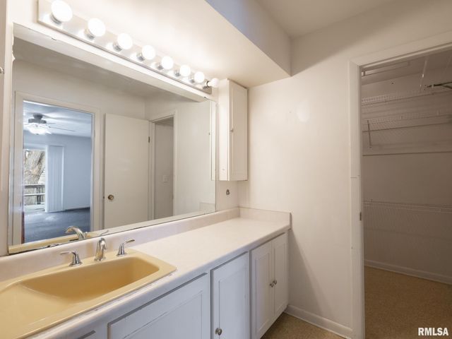 2223 W HUDSON Street, Peoria, IL 61604