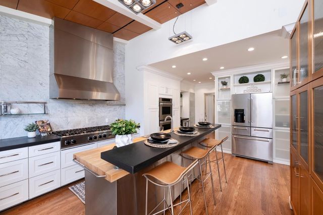 1120 Palm Avenue, San Mateo, CA 94401