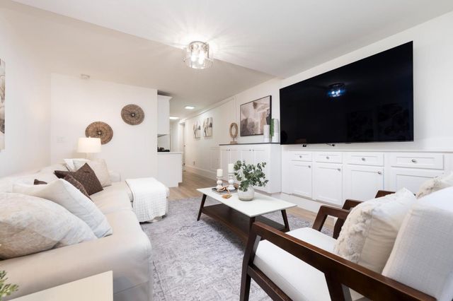 1120 Palm Avenue, San Mateo, CA 94401