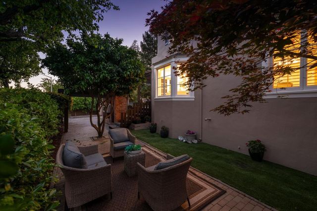 1120 Palm Avenue, San Mateo, CA 94401