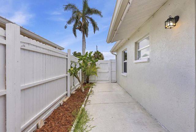 1856 MARBETH STREET, Sarasota, FL 34231
