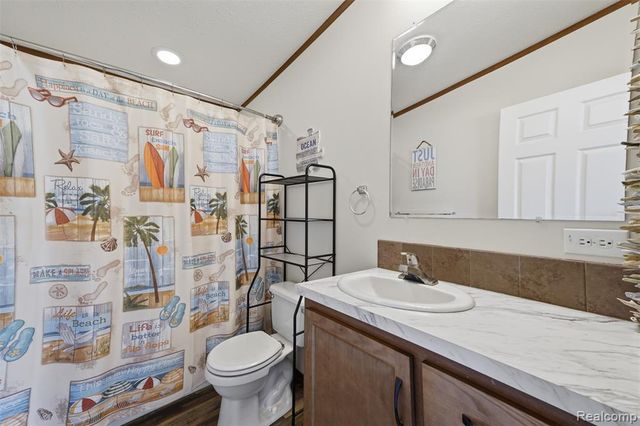 11006 Wood Run Circle, South Lyon, MI 48178