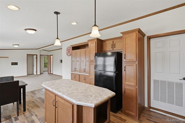 11006 Wood Run Circle, South Lyon, MI 48178