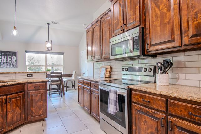 142 Lakeside Drive, Lipan, TX 76462