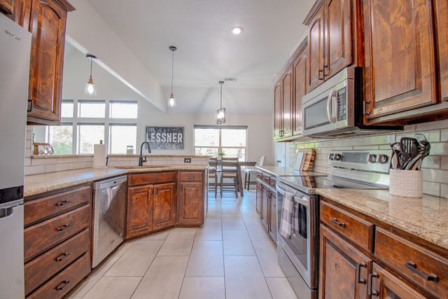 142 Lakeside Drive, Lipan, TX 76462