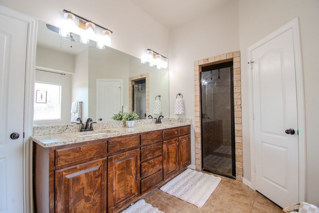 142 Lakeside Drive, Lipan, TX 76462