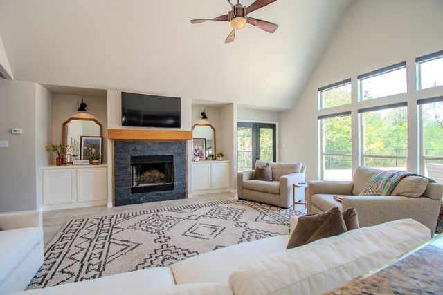 142 Lakeside Drive, Lipan, TX 76462