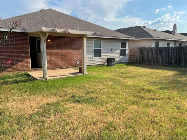 1745 Diamond Lake Trail, Fort Worth, TX 76247