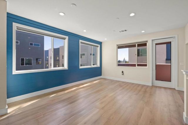 9873 Macarthur Boulevard F, Oakland, CA 94605