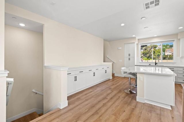 9873 Macarthur Boulevard F, Oakland, CA 94605