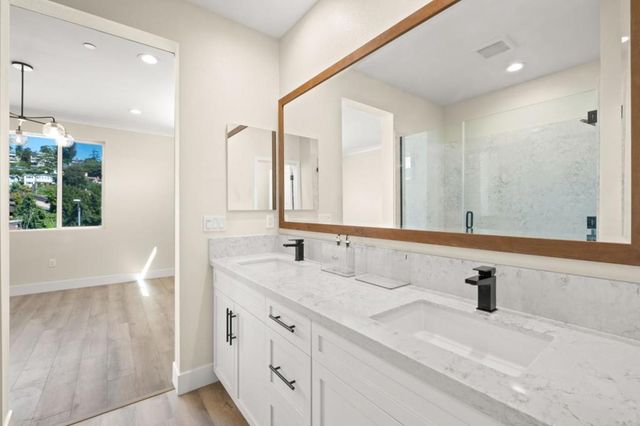 9873 Macarthur Boulevard F, Oakland, CA 94605