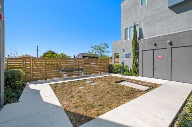 9873 Macarthur Boulevard F, Oakland, CA 94605