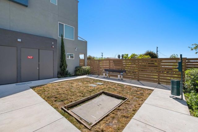 9873 Macarthur Boulevard F, Oakland, CA 94605