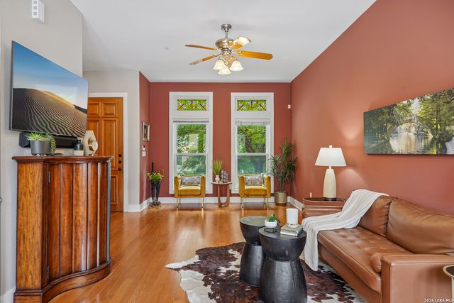 400 E Guenther St Unit 2202, San Antonio, TX 78210