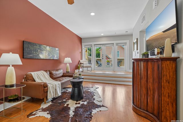 400 E Guenther St Unit 2202, San Antonio, TX 78210