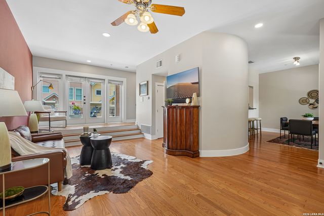 400 E Guenther St Unit 2202, San Antonio, TX 78210