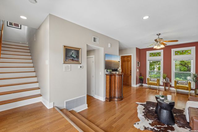 400 E Guenther St Unit 2202, San Antonio, TX 78210