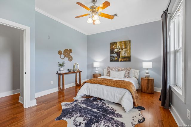 400 E Guenther St Unit 2202, San Antonio, TX 78210