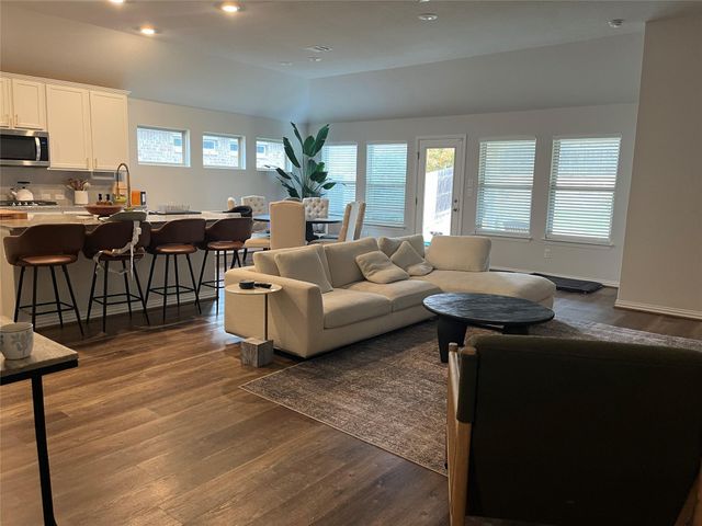 1080 Leadtree LOOP, Buda, TX 78610