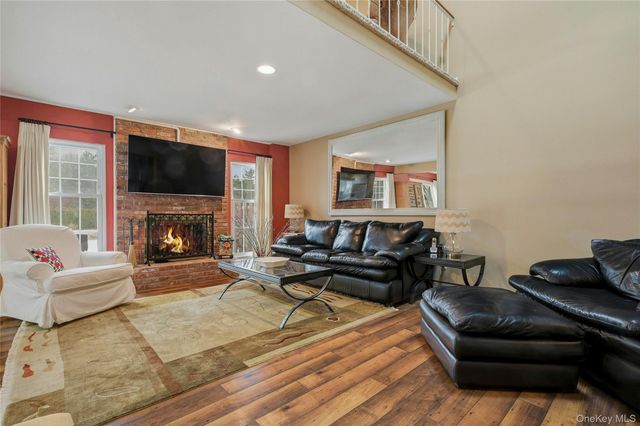 85 Woodlake Drive W, Woodbury, NY 11797