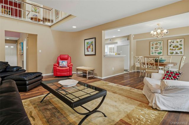 85 Woodlake Drive W, Woodbury, NY 11797