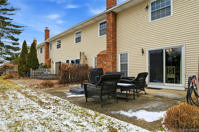 85 Woodlake Drive W, Woodbury, NY 11797