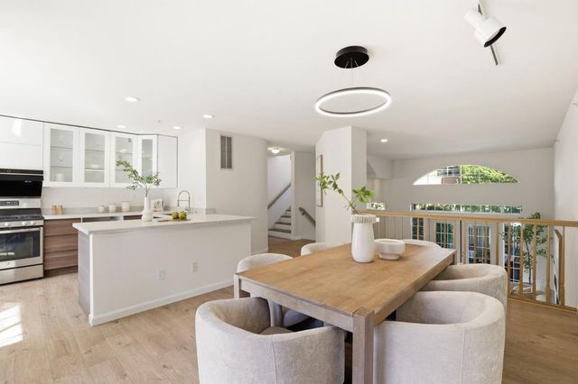 444 San Antonio Road 7B, Palo Alto, CA 94306