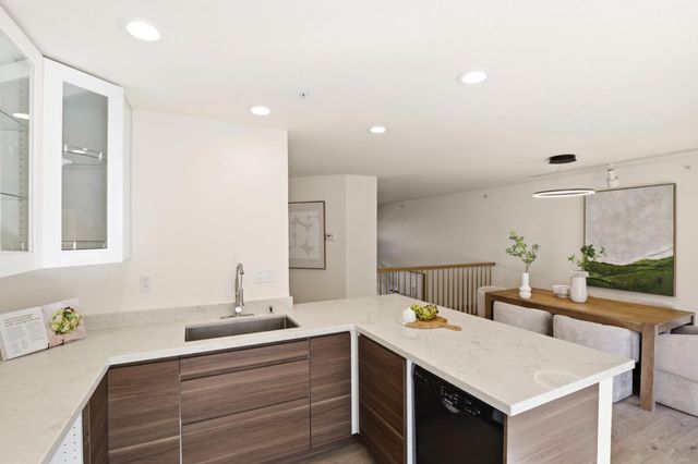 444 San Antonio Road 7B, Palo Alto, CA 94306