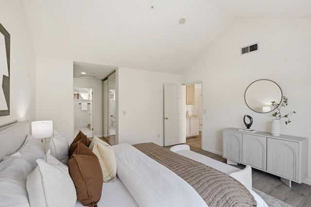 444 San Antonio Road 7B, Palo Alto, CA 94306