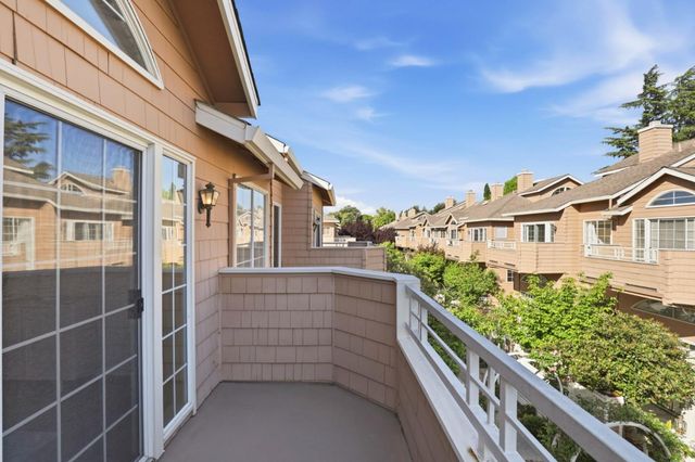 444 San Antonio Road 7B, Palo Alto, CA 94306