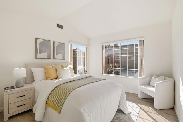 444 San Antonio Road 7B, Palo Alto, CA 94306