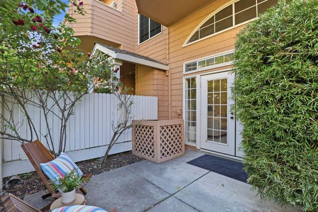 444 San Antonio Road 7B, Palo Alto, CA 94306
