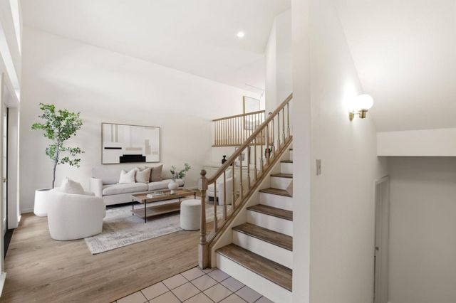 444 San Antonio Road 7B, Palo Alto, CA 94306