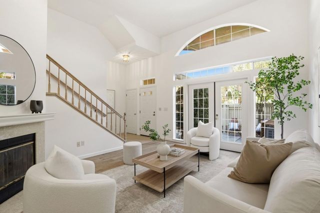444 San Antonio Road 7B, Palo Alto, CA 94306