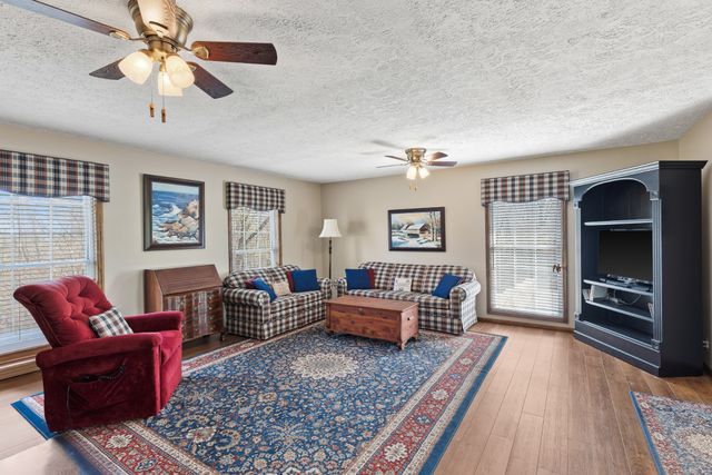 7363 New Chapel Rd, Springfield, TN 37172