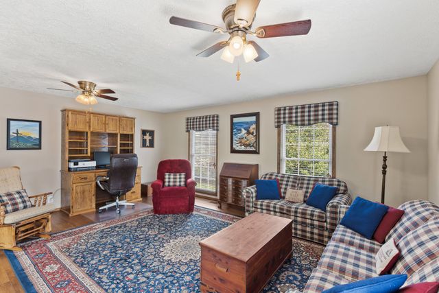 7363 New Chapel Rd, Springfield, TN 37172