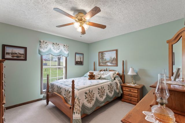 7363 New Chapel Rd, Springfield, TN 37172