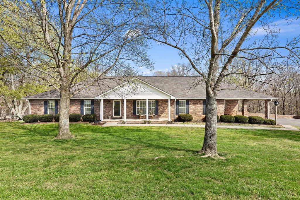 7363 New Chapel Rd, Springfield, TN 37172
