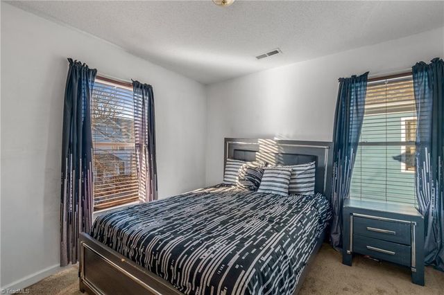 615 Old Heritage Trail, Greensboro, NC 27401