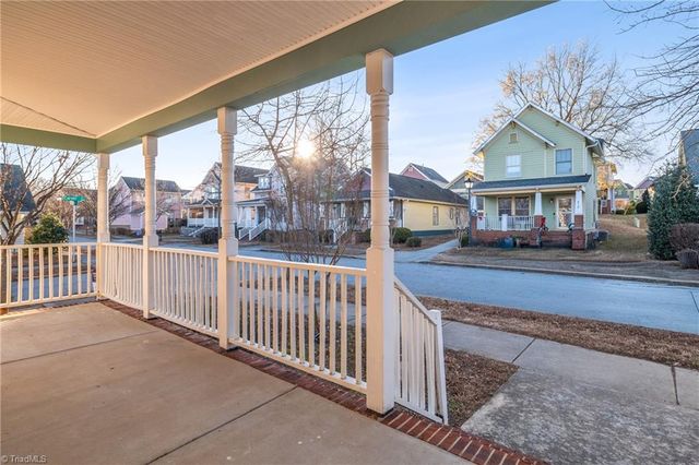 615 Old Heritage Trail, Greensboro, NC 27401