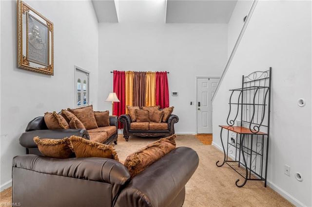 615 Old Heritage Trail, Greensboro, NC 27401