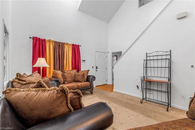615 Old Heritage Trail, Greensboro, NC 27401