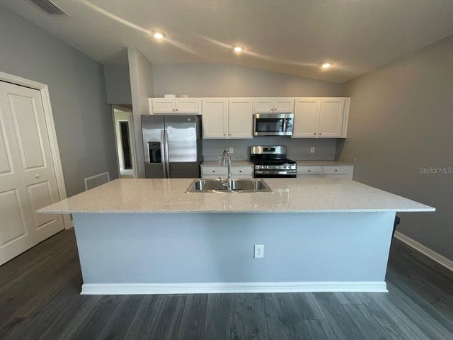 1221 SEAN CURRAN COURT, The Villages, FL 34762