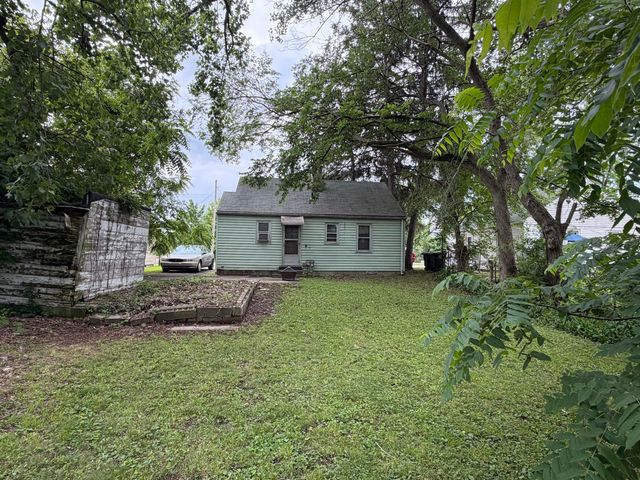 10 W 37th Avenue, Hobart, IN 46342