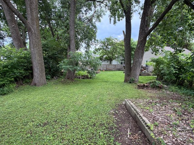 10 W 37th Avenue, Hobart, IN 46342