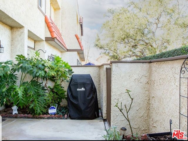 27656 Ironstone Drive 2, Canyon Country, CA 91387