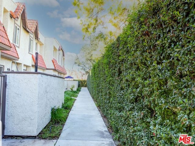 27656 Ironstone Drive 2, Canyon Country, CA 91387