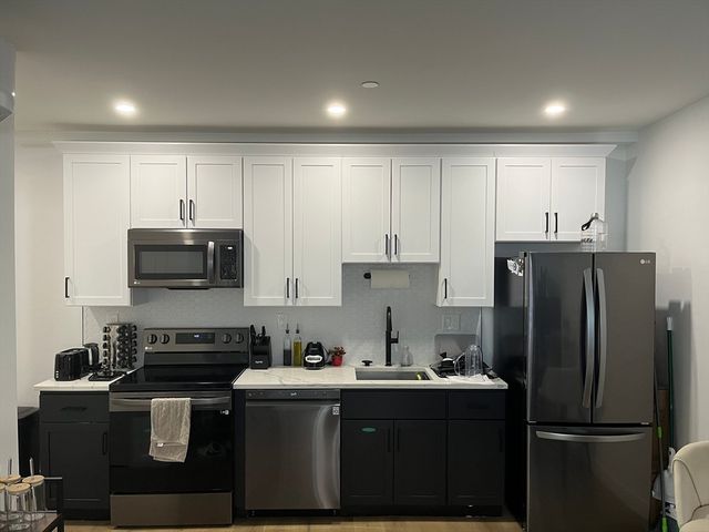 144 Old Colony Ave 303, Boston, MA 02127